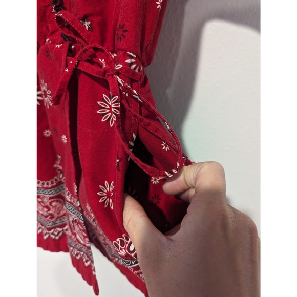 UA Scrubs Vintage Bandana Paisley Wrap Scrub Top Red - Picture 2 of 7
